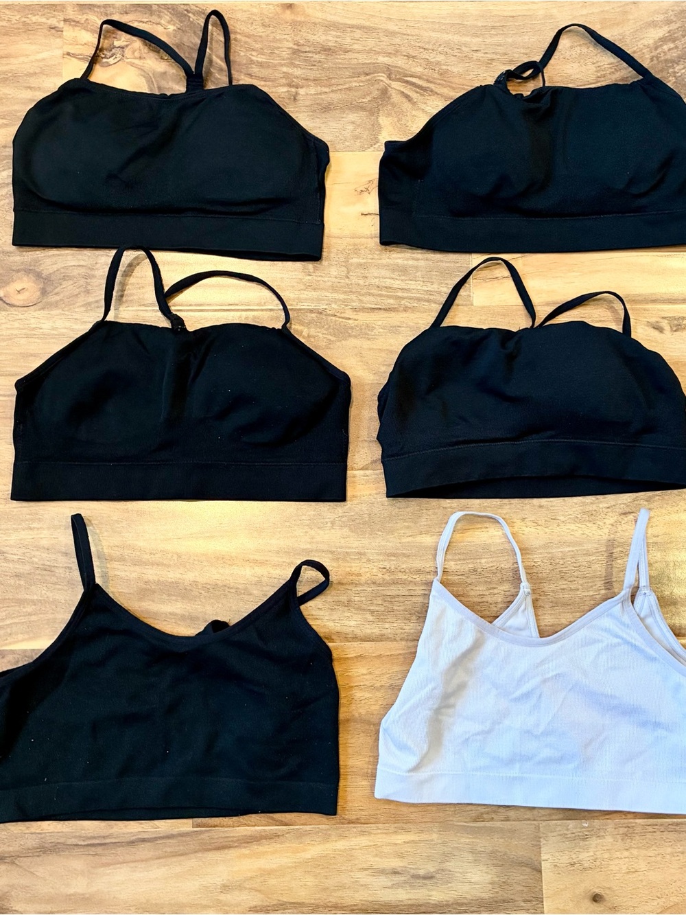 Art Class Lot Of 6 Girls Seamless Bras, Size Medium 8, 4 With Pads, 2 Training